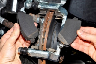 Замена тормозных колодок Audi RS e-tron GT  в Жуковском